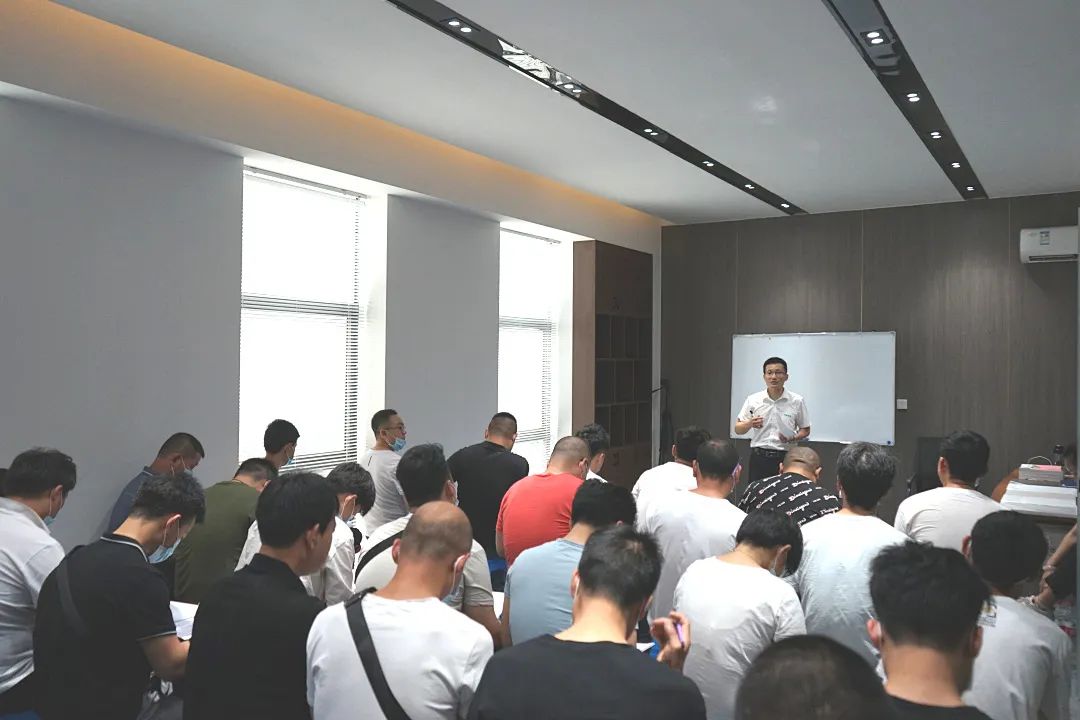 開(kāi)料機(jī)廠家